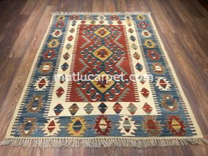 Kök İnce Kilim Karyola
