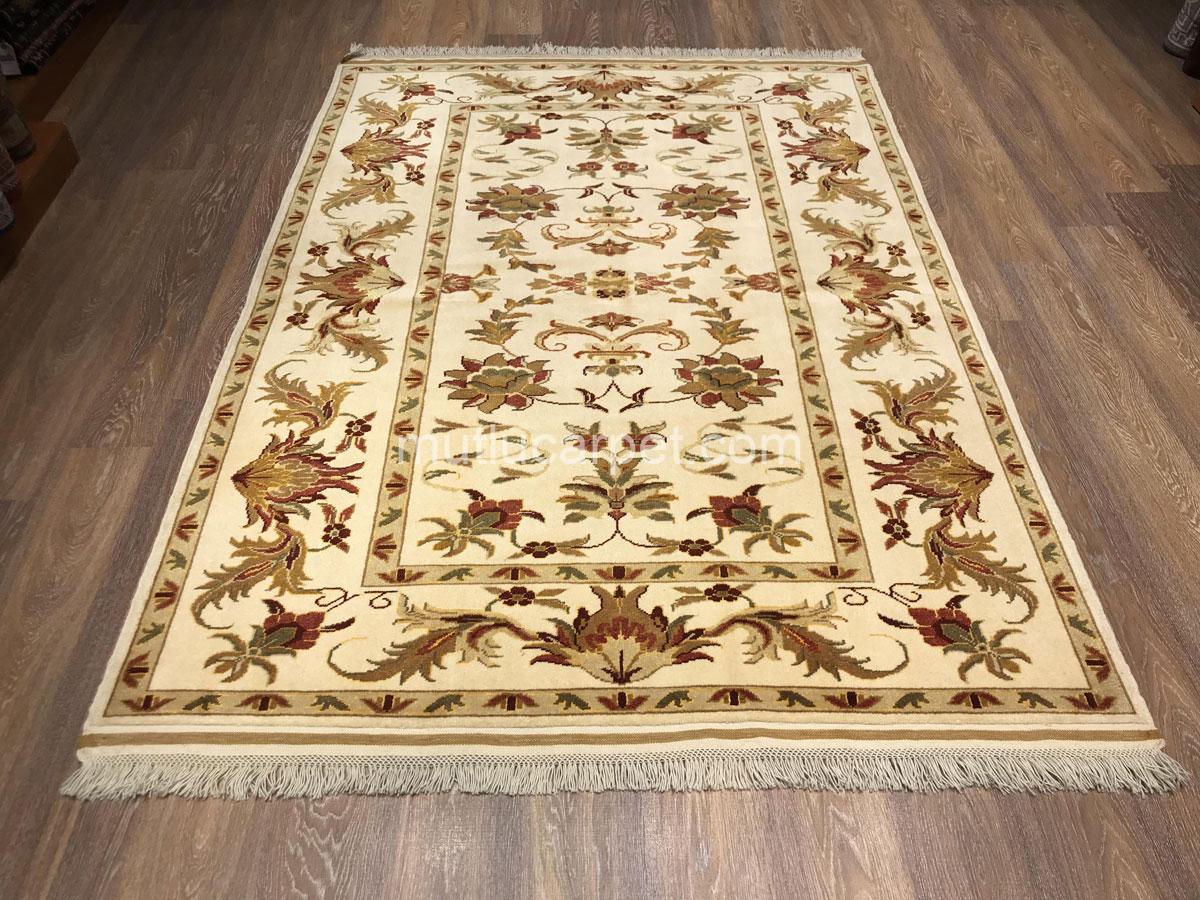 ipekli uşak ipekli uşak